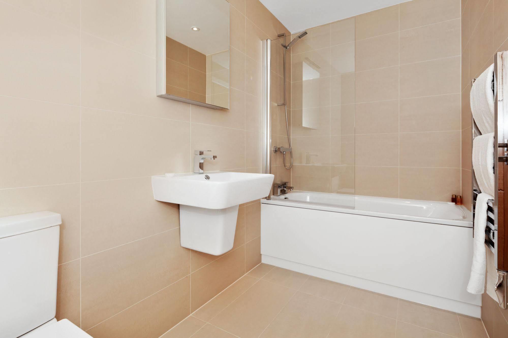 Access West Kensington Apartment Londra Exterior foto